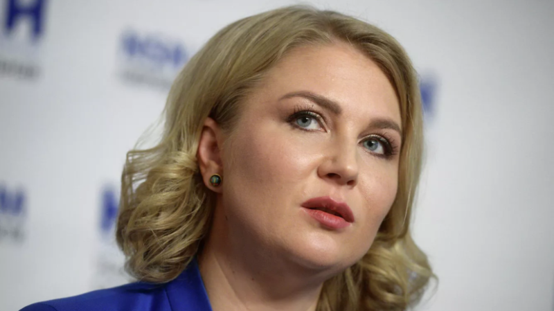 Родителям школьников хотят ежегодно выдавать сертификат на 20 тысяч рублей