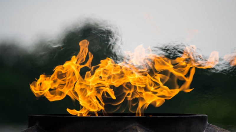 Рогов: террористы подорвали щит с патриотической рекламой у Вечного огня в Бердянске