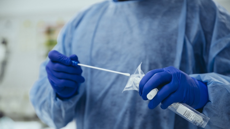 Роспотребнадзор рассказал о продолжающемся снижении заболеваемости коронавирусом