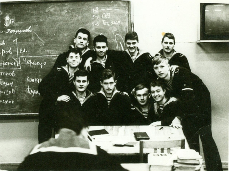 &laquo;Россияне, нас не оставляйте&raquo;: как черноморские моряки прогнали американский крейсер и дождались &laquo;крымской весны&raquo;