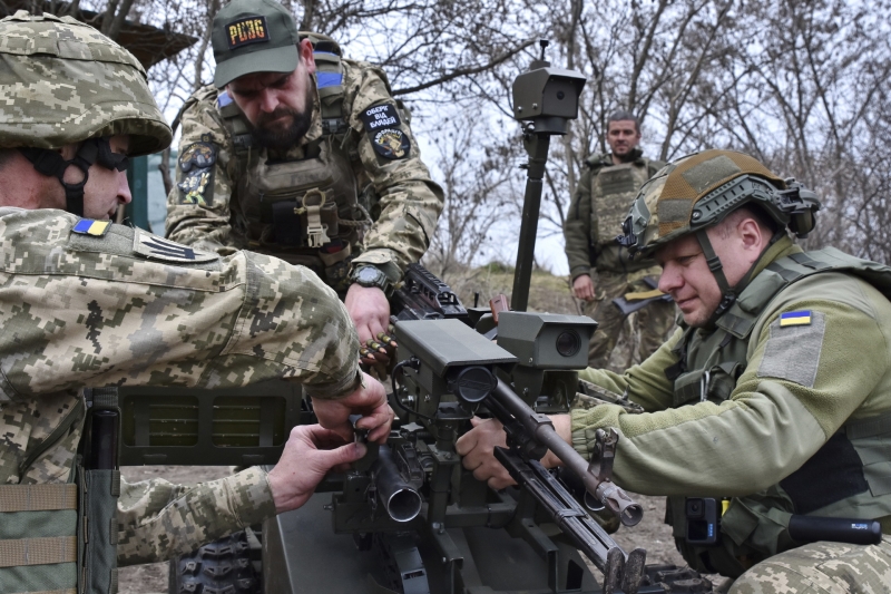 &laquo;С элементами шантажа&raquo;: почему Киев отрицает переговоры с США о территориальных уступках России