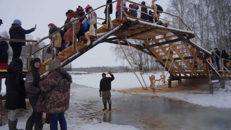 &laquo;С пяти лет уже у меня топорик был&raquo;: как сибирский плотник собрал мост по эскизу Леонардо да Винчи