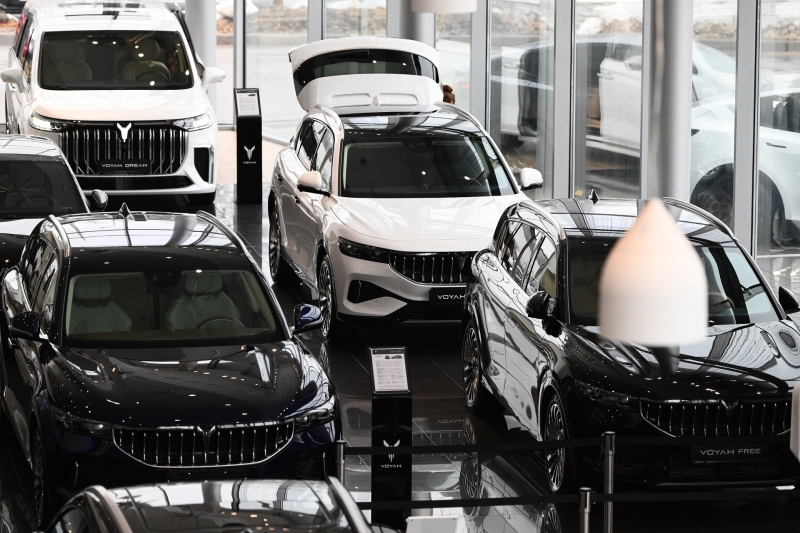 С постепенным отказом от доллара: с начала 2023 года объём торговли между Россией и Китаем вырос более чем на 40%