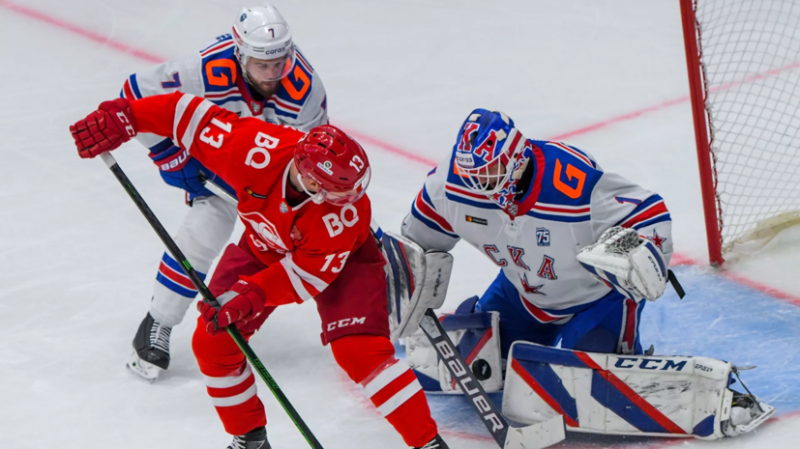 Шайба Хохлачёва в овертайме принесла победу &laquo;Спартаку&raquo; в матче со СКА