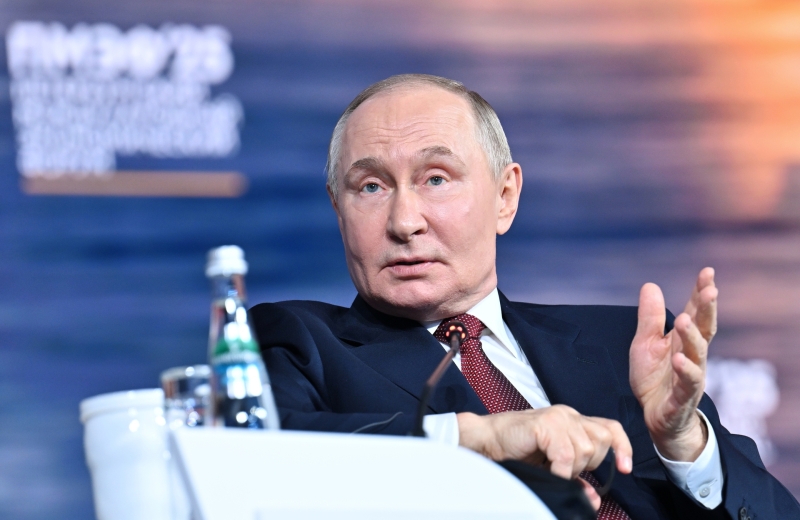 Ситуация в экономике, возвращение иностранного бизнеса и цены на нефть: о чём рассказал Владимир Путин на ПМЭФ