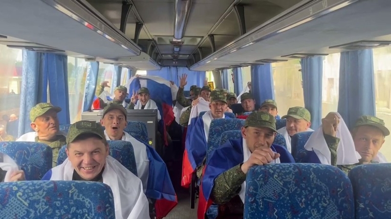 &laquo;Спасибо всем, особенно семье и Родине&raquo;: из украинского плена возвращена ещё одна группа военнослужащих