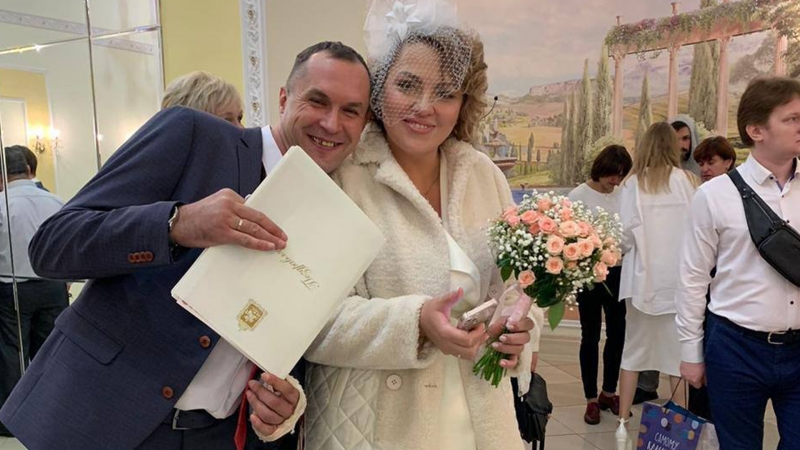 &laquo;Сразу почувствовал в ней родную душу&raquo;: в подмосковном Королёве поженились раненый участник СВО и медсестра