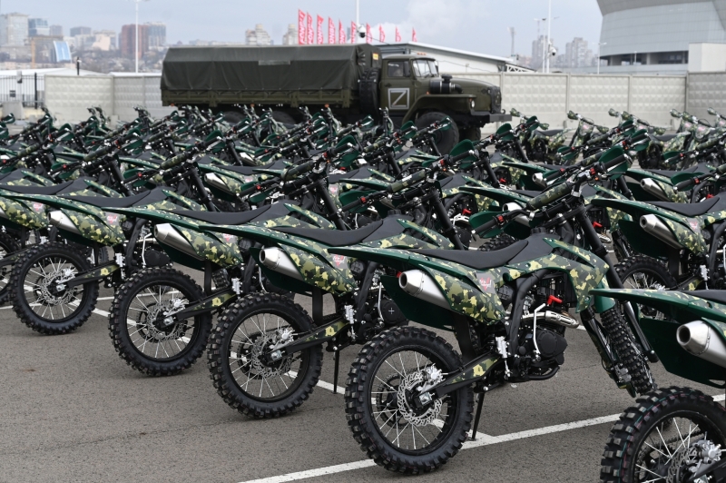 Стальная кавалерия: как российские бойцы штурмуют позиции ВСУ на мотоциклах