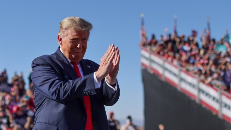 Трамп заявил о своей победе на выборах с &laquo;большим перевесом&raquo;