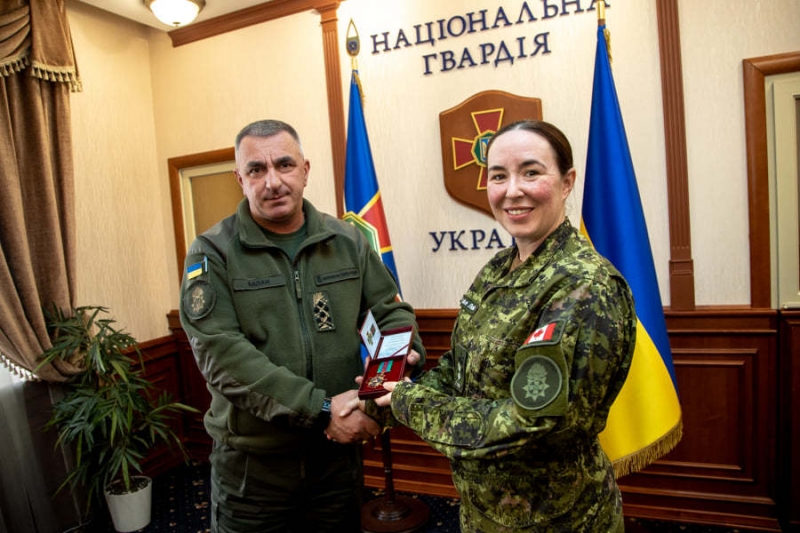 &laquo;Трудно представить, какие навыки они могут передать&raquo;: зачем Канада увеличивает численность своих военных на Украине