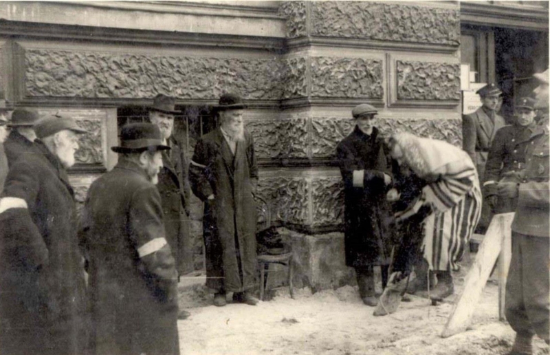 &laquo;Тщательно организованные преступления&raquo;: как нацисты и бандеровцы расправлялись с населением Западной Украины