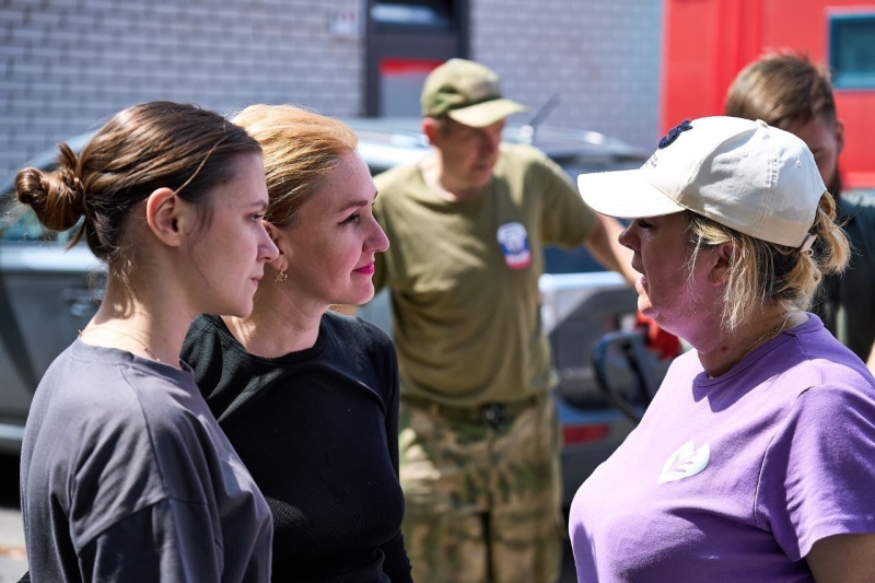 &laquo;Ты даже не знаешь этого пацана&raquo;: школьница из Барнаула потратила деньги для выпускного на рацию связистам