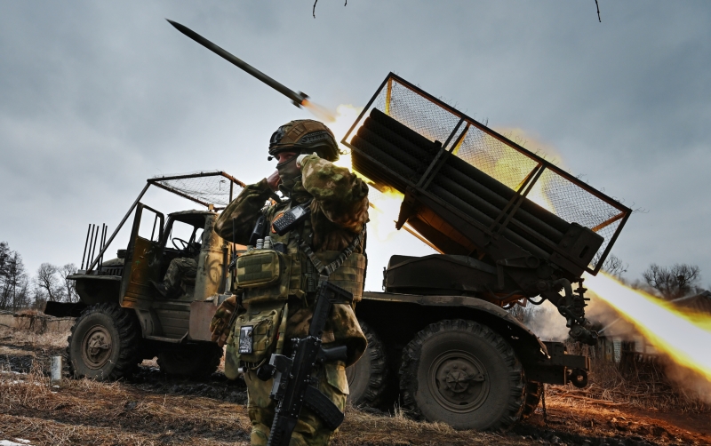 Уничтожено пять складов боеприпасов ВСУ: российские войска поразили военные объекты аэродромной инфраструктуры