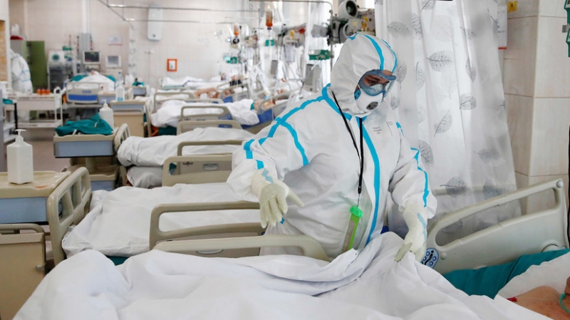 «Увеличивается доля пациентов в реанимации»: Москва вышла на антирекорд по числу госпитализаций из-за COVID-19