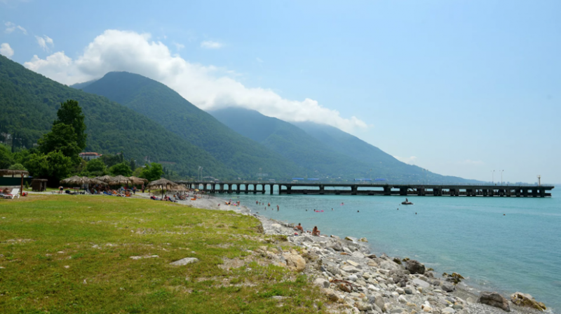 В Абхазии спасатели обнаружили тело утонувшего в Гагре российского туриста