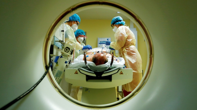 В ФРГ за сутки выявили более 20 тысяч случаев заболевания коронавирусом