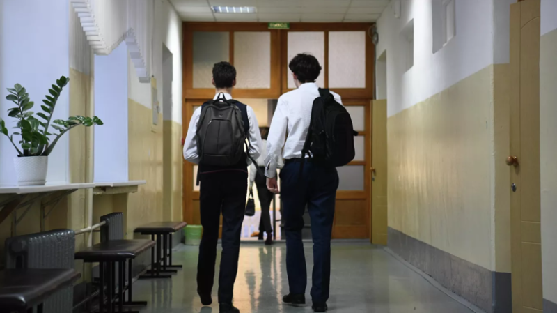 В ГД призвали организовать единую научно-практическую конференцию для школьников