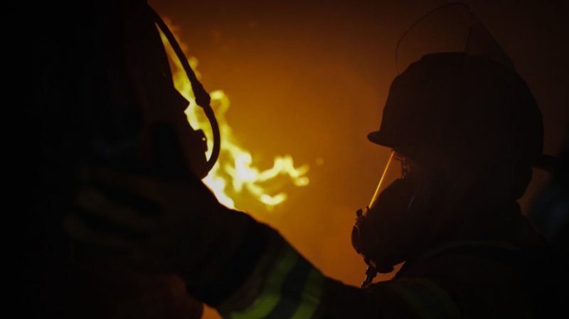 В многоэтажном здании в центре Краснодара произошёл пожар