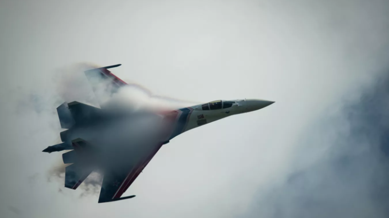 В Польше заявили, что российский Су-35 перехватил самолёт Turbolet L-410 над Чёрным морем