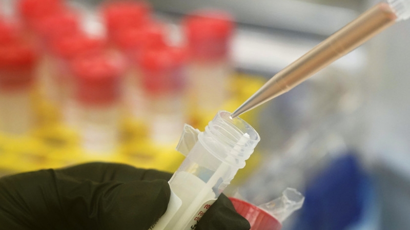 В Роспотребнадзоре назвали отличия течения COVID-19 при &laquo;омикроне&raquo;