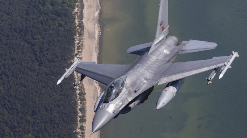 «В русле американской политики»: во Франции заявили о готовности Парижа внести вклад в подготовку украинских лётчиков