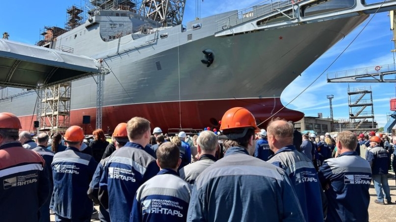 &laquo;В следующем году будет поднят флаг ВМФ&raquo;: в Калининграде спустили на воду БДК &laquo;Владимир Андреев&raquo;