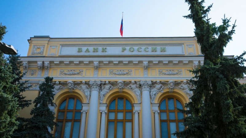 &laquo;В случаях, установленных советом директоров&raquo;: ЦБ сможет разрешать вывоз из России валюты на сумму более $10 тысяч