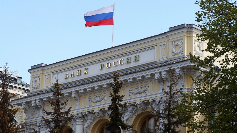 В сторону равновесия: как могут измениться курсы доллара и евро в сентябре