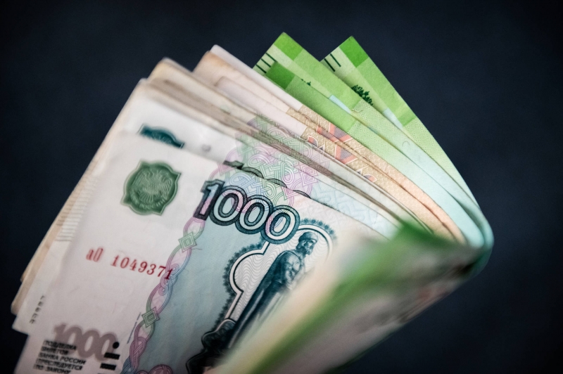 В сторону равновесия: как могут измениться курсы доллара и евро в сентябре