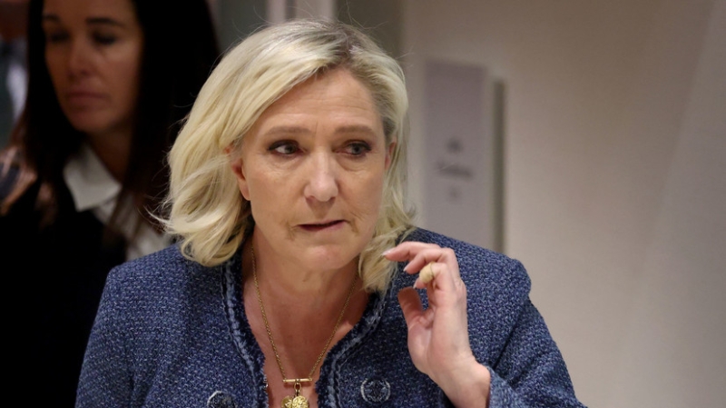 &laquo;Властные элиты хотят себя обезопасить&raquo;: в России заявили об агонии либеральной демократии после приговора Марин Ле Пен