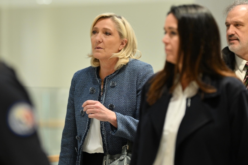 &laquo;Властные элиты хотят себя обезопасить&raquo;: в России заявили об агонии либеральной демократии после приговора Марин Ле Пен