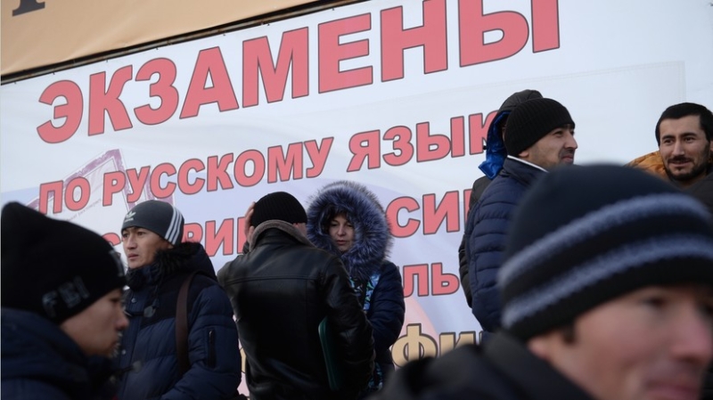 Володин: Минобрнауки нужно не допустить организацию незаконной миграции в вузах