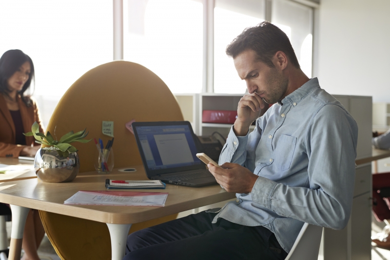 Вопрос покупки: как смягчение ограничений ЦБ сказалось на продаже наличной валюты в России