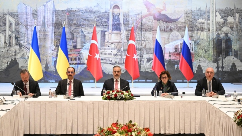 Впервые с 2022 года: в Стамбуле проходят прямые переговоры России и Украины