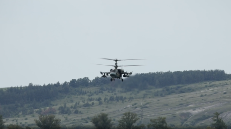 &laquo;Все цели были поражены&raquo;: экипаж вертолёта Ка-52 нанёс удар ракетами С-8 и &laquo;Вихрь&raquo; по опорному пункту ВСУ