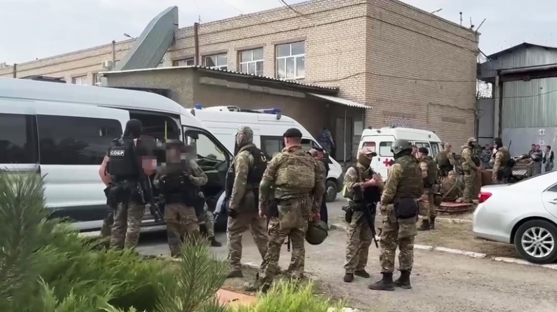 &laquo;Все четверо преступников ликвидированы&raquo;: во ФСИН заявили об освобождении заложников в колонии в Волгоградской области