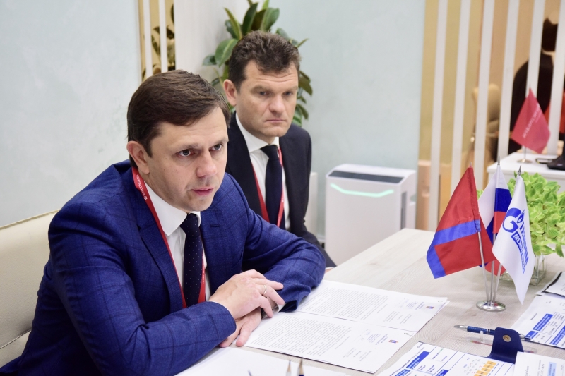 &laquo;Все хотят участвовать в успехе России&raquo;: на ПМЭФ-2023 обсудили структурную трансформацию экономики и дедолларизацию