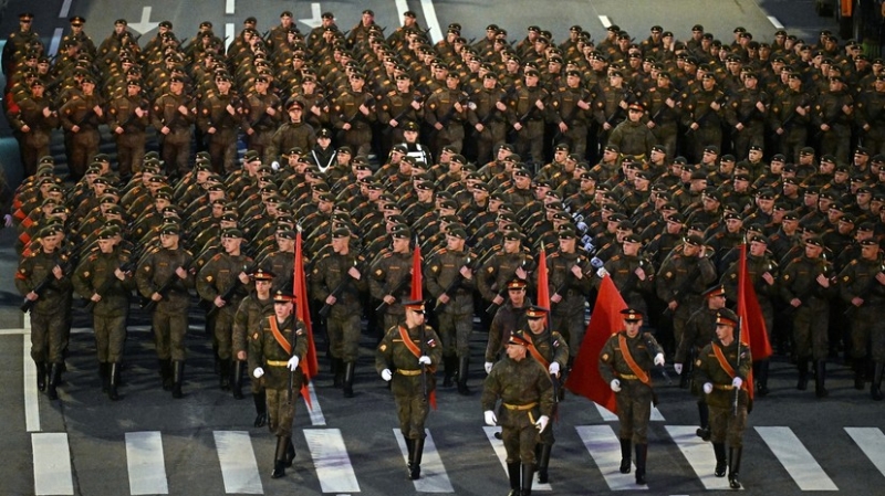 «Встал на путь насилия и войны»: эксперты — об отказе Зеленского от перемирия в дни 80-летия Победы