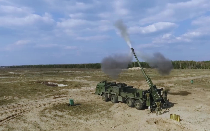 &laquo;Выдержала попадание из HIMARS&raquo;: как новейшая российская колёсная гаубица 2С43 &laquo;Мальва&raquo; применяется в ходе СВО