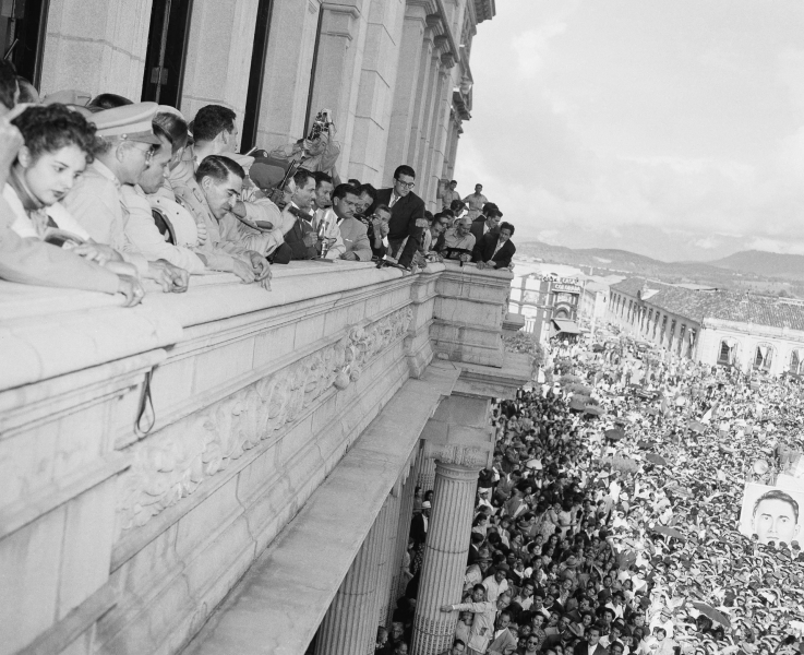 «Выше закона и международного права»: какую роль в мировой политике играет ЦРУ США