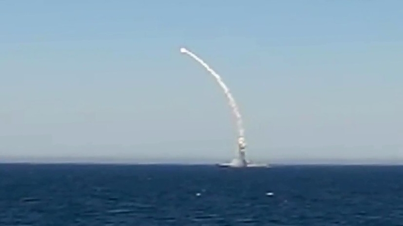 Высокоточным оружием воздушного и морского базирования: в Минобороны РФ рассказали об ударе по авиабазам ВСУ