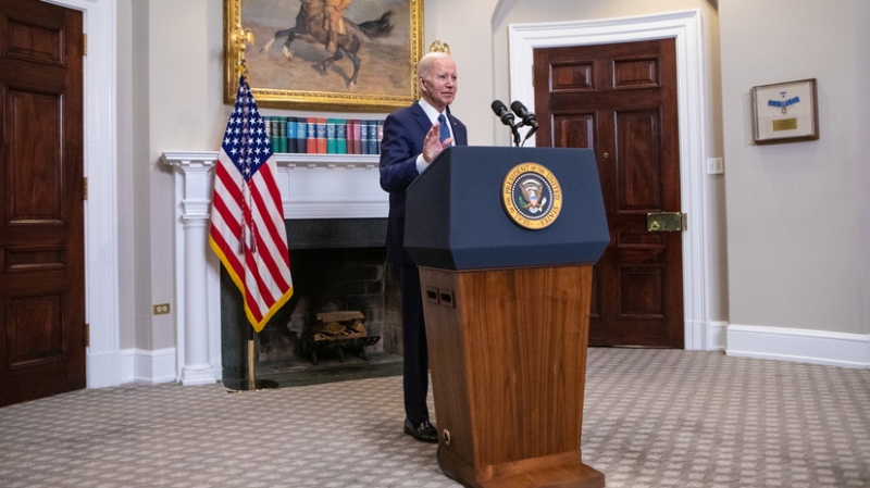 &laquo;Закон о финансовой безответственности&raquo;: Байден утвердил повышение потолка госдолга США