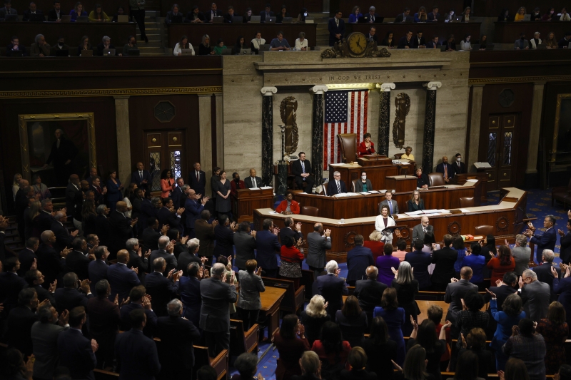&laquo;Закон о финансовой безответственности&raquo;: Байден утвердил повышение потолка госдолга США