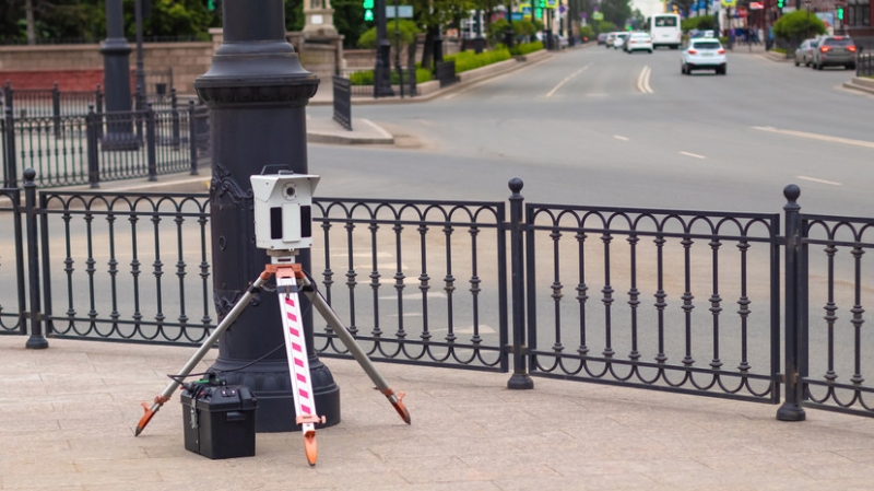 &laquo;Защитить права граждан&raquo;: в Госдуме предложили запретить камеры-треноги на дорогах