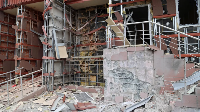 Здание МЧС ЛНР получило повреждения из-за очередного обстрела ВСУ