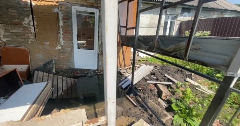 «Здание может сложиться как карточный домик»: сёстры из Шебекина лишились жилья и работы из-за обстрелов ВСУ