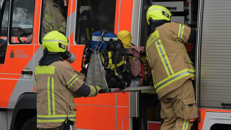 Здание завода оборонной компании Diehl в Берлине выгорело внутри до крыши