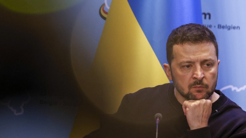 Зеленский пожаловался на то, что Россия производит оружие быстрее Запада