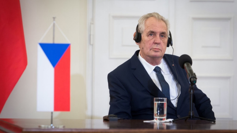 Земан заявил, что Европа должна дать «военный ответ» в случае применения ТЯО на Украине