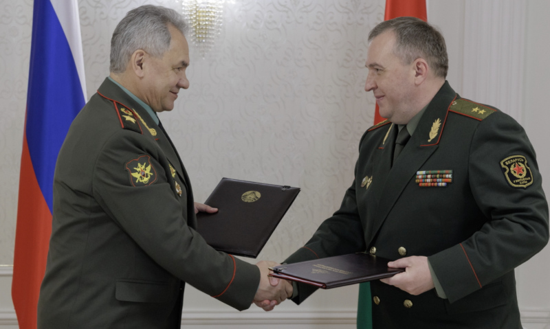 &laquo;Зеркальный ответ&raquo;: Россия и Белоруссия подписали документы о размещении в РБ нестратегического ядерного оружия